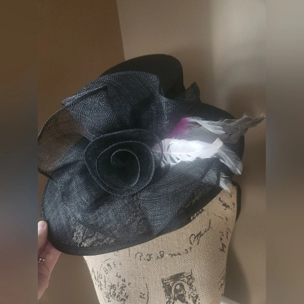Swan Hat Elegant Black and Gold‎ Women's Hat Set